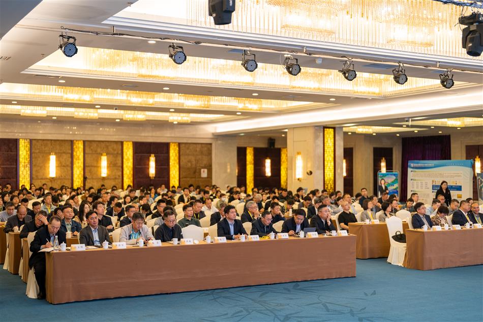 會(huì)議場景.jpg